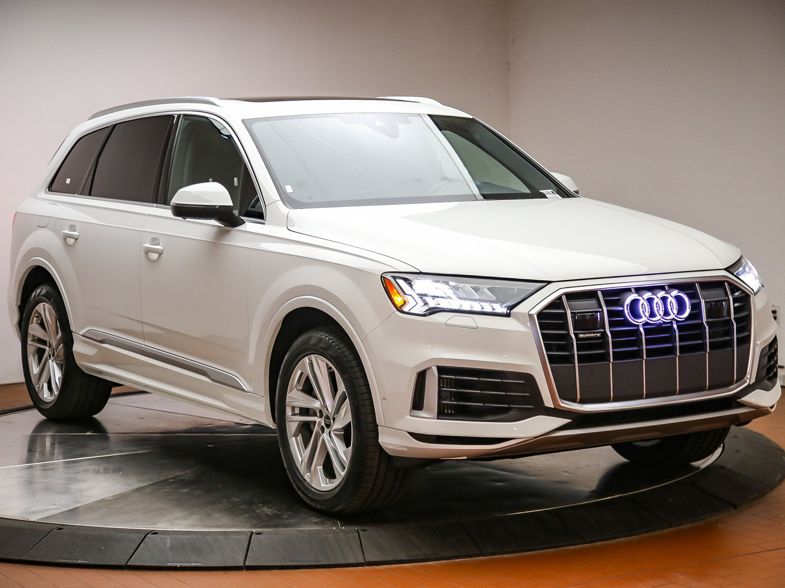 Certified 2023 Audi Q7 3.0T Premium w/ Convenience Package AWD/4WD image 3