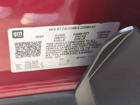 Used 2025 Chevrolet Trax LT image 31