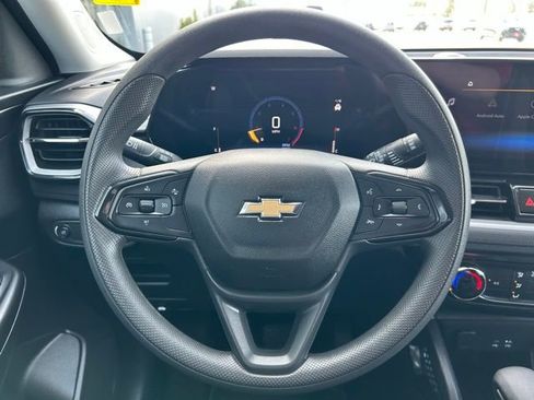 Used 2025 Chevrolet TrailBlazer LT AWD/4WD image 21