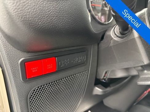 Used 2018 Jeep Wrangler Rubicon AWD/4WD image 17