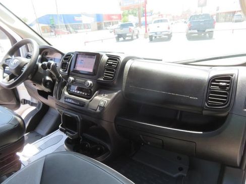 Used 2024 RAM ProMaster 2500 w/ Convenience Group FWD image 16