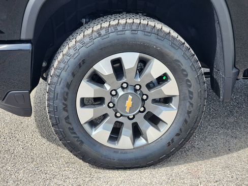 New 2026 Chevrolet Silverado 2500 Custom w/ Custom Convenience Package image 9