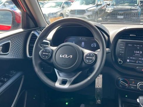 Used 2023 Kia Soul LX image 12