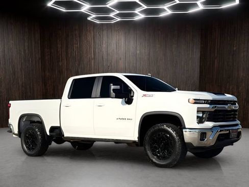 Used 2024 Chevrolet Silverado 2500 LT w/ Convenience Package AWD/4WD image 1