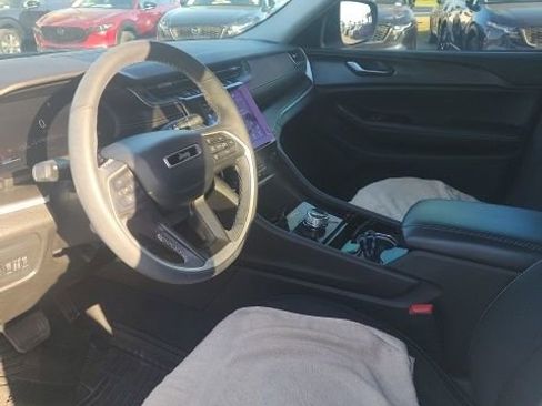 Used 2023 Jeep Grand Cherokee L Laredo w/ Luxury Tech Group I image 12