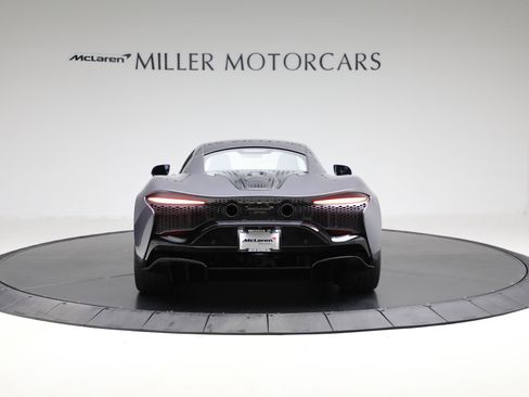 New 2025 McLaren Artura image 6