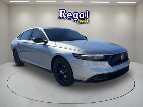 New 2025 Honda Accord SE image 1