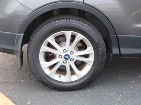 Used 2017 Ford Escape SE w/ Equipment Group 201A FWD image 8