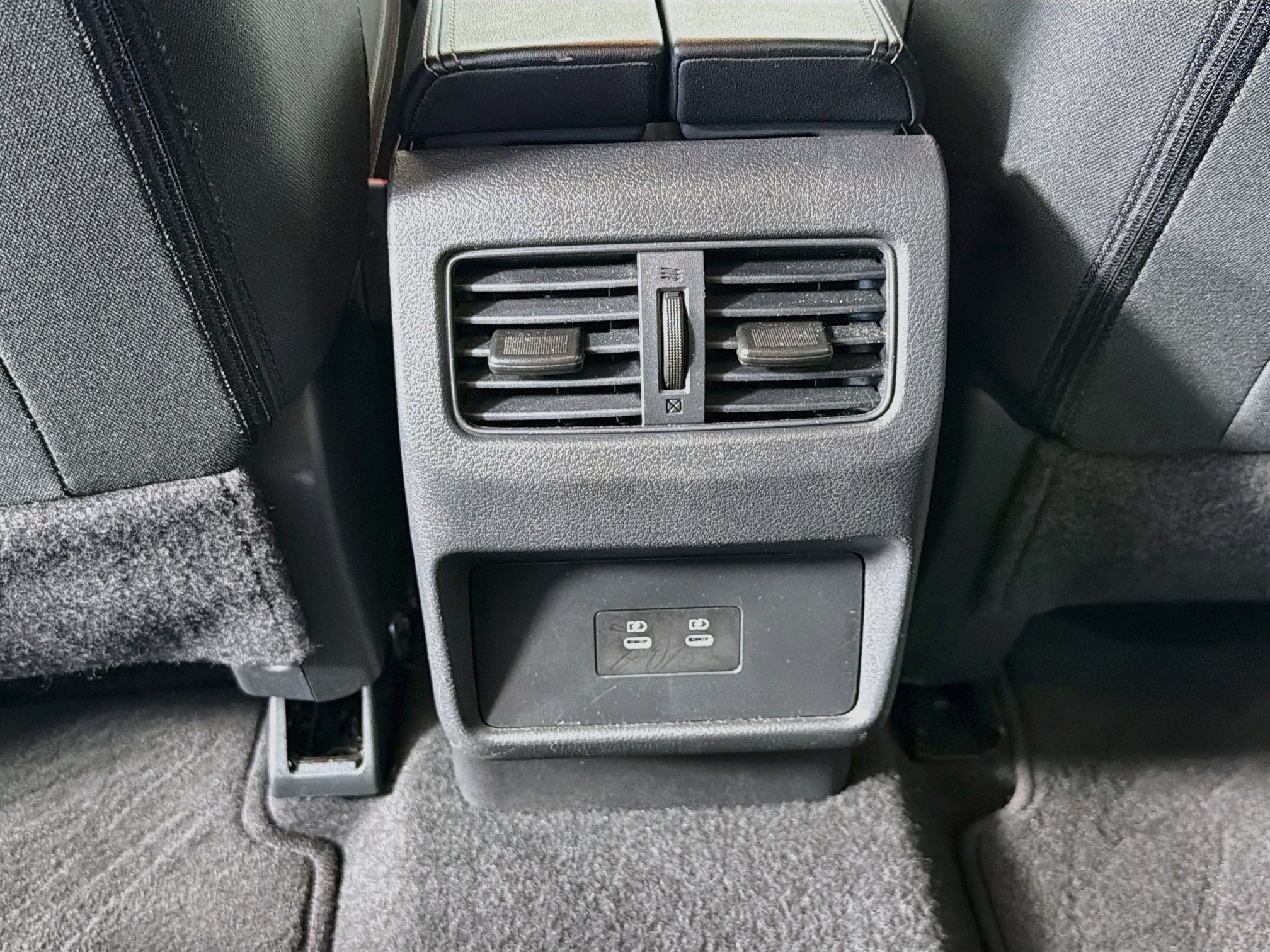 Used 2025 Nissan Rogue SV FWD image 27