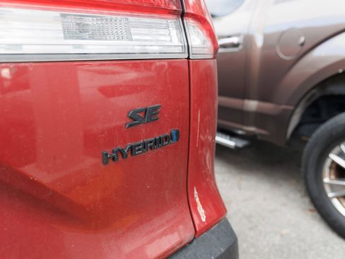 Used 2024 Toyota Corolla Cross SE image 11