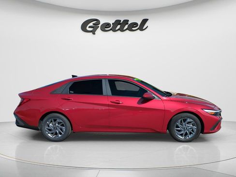 Certified 2024 Hyundai Elantra SEL FWD image 4