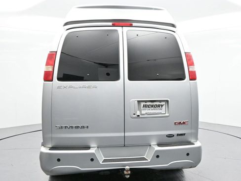 Used 2017 GMC Savana 2500 RWD image 6