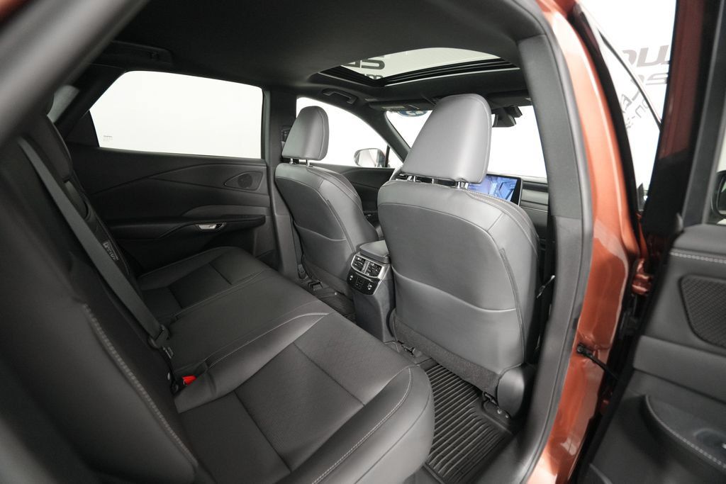 Certified 2023 Lexus RX 350 Premium Plus w/ Cold Area Package AWD/4WD image 18