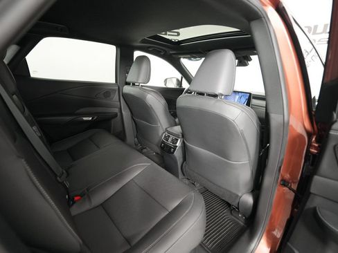 Certified 2023 Lexus RX 350 Premium Plus w/ Cold Area Package AWD/4WD image 18