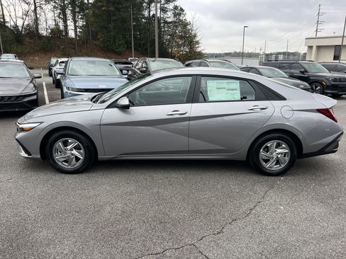 New 2026 Hyundai Elantra SE w/ Cargo Package image 8