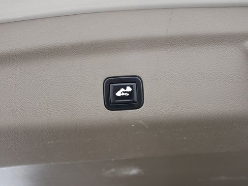 Used 2023 GMC Yukon XL Denali RWD image 25