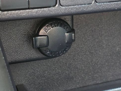 Used 2015 Toyota RAV4 LE AWD/4WD image 27