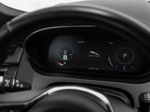 Used 2019 Jaguar E-PACE R-Dynamic SE image 18