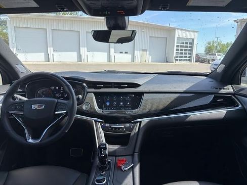 Certified 2024 Cadillac XT6 Sport w/ Technology Package AWD/4WD image 15