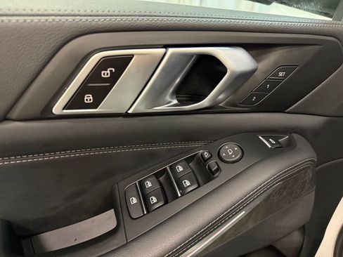 Used 2023 BMW X5 xDrive40i AWD/4WD image 4