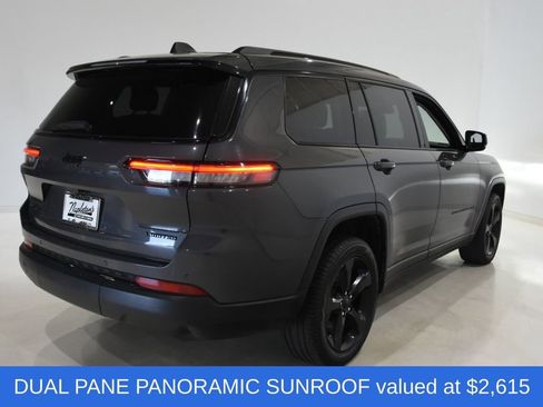 Used 2023 Jeep Grand Cherokee L Limited w/ Black Appearance Package AWD/4WD image 4