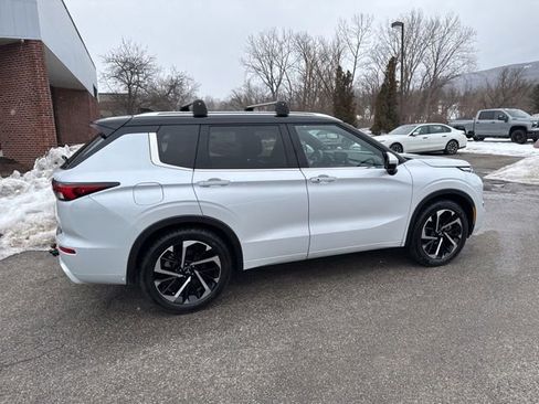 Used 2024 Mitsubishi Outlander SEL image 12