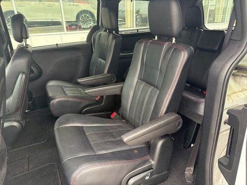 Used 2017 Dodge Grand Caravan GT FWD image 22