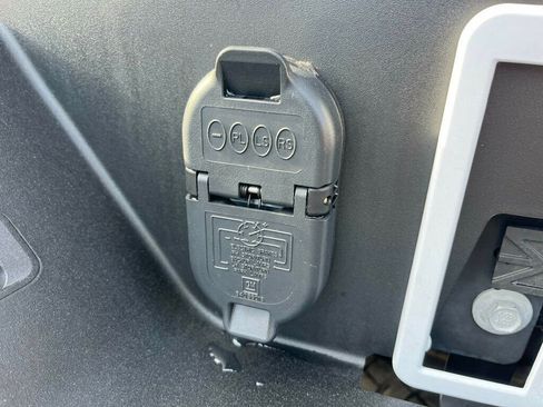 Used 2024 Chevrolet Silverado 2500 LT w/ Z71 Off-Road Package image 8