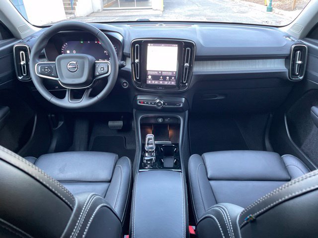 Used 2024 Volvo XC40 B5 Plus w/ Protection Package Premier AWD/4WD image 22