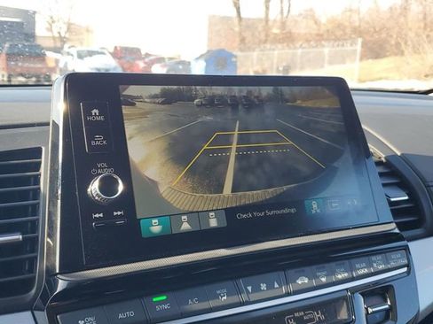 New 2026 Honda Odyssey Touring image 23