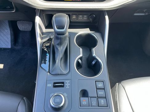 Used 2025 Toyota Highlander XSE AWD/4WD image 44