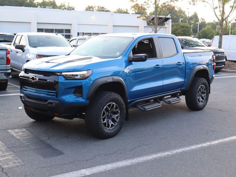 Used 2024 Chevrolet Colorado ZR2 w/ ZR2 Convenience Package III AWD/4WD image 5