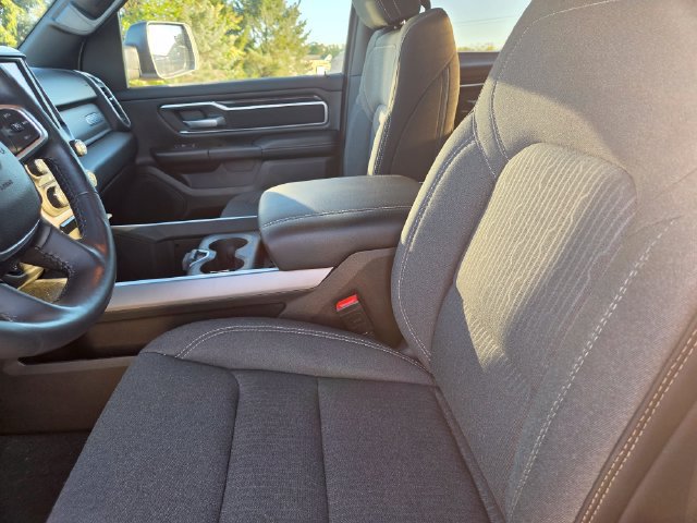 Used 2023 RAM 1500 Big Horn AWD/4WD image 3
