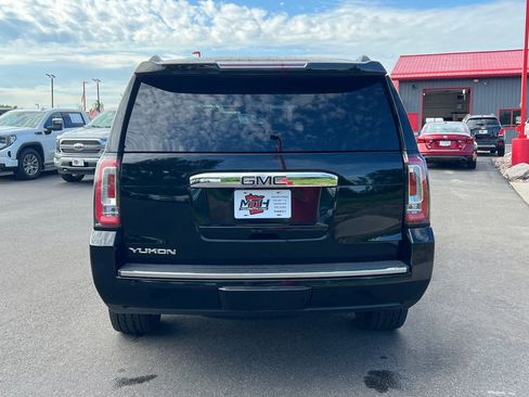 Used 2017 GMC Yukon Denali w/ Open Road Package AWD/4WD image 11