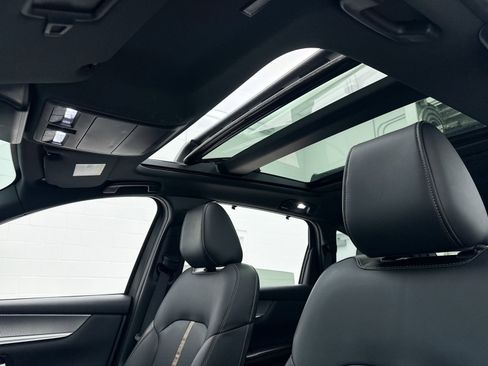 Used 2025 MAZDA CX-70 3.3 Turbo w/ Premium Plus Pkg image 3