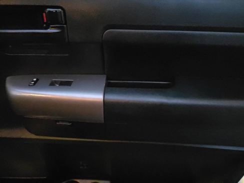 Used 2013 Toyota Tundra 2WD CrewMax w/ SR5 Pkg image 22