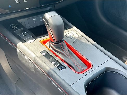 New 2025 Nissan Kicks SR image 11