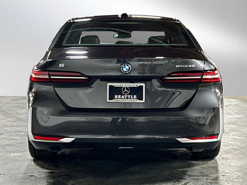 Used 2025 BMW i5 eDrive40i RWD image 4