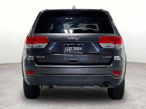 Used 2019 Jeep Grand Cherokee Laredo AWD/4WD image 5