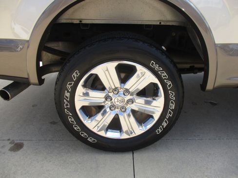 Used 2018 Ford F150 King Ranch w/ Equipment Group 601A Luxury AWD/4WD image 16