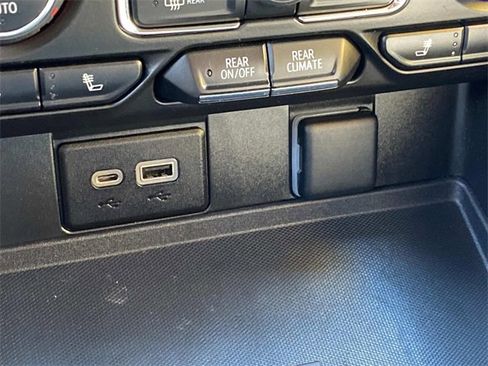 Used 2023 Chevrolet Suburban RST w/ Sport Performance Package image 27