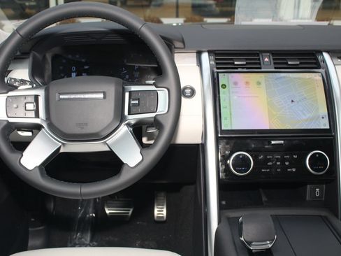 New 2026 Land Rover Discovery Limited Edition AWD/4WD image 20