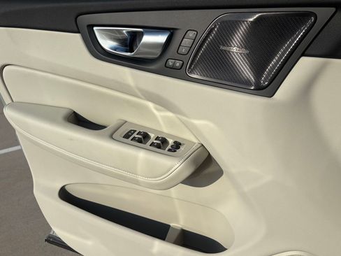 New 2026 Volvo XC60 T8 Ultra w/ Protection Package Premier image 17