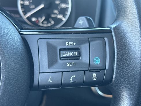 Used 2023 Nissan Rogue SV image 25