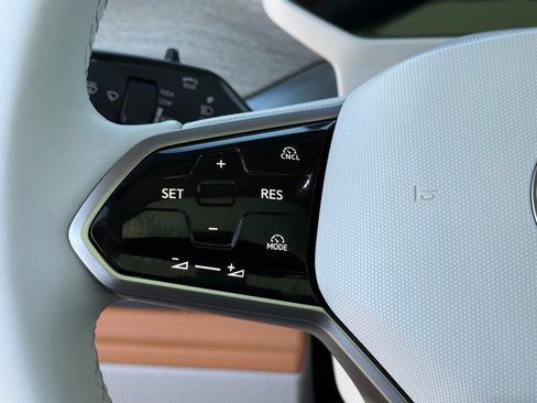 New 2025 Volkswagen ID. Buzz Pro S Plus image 18