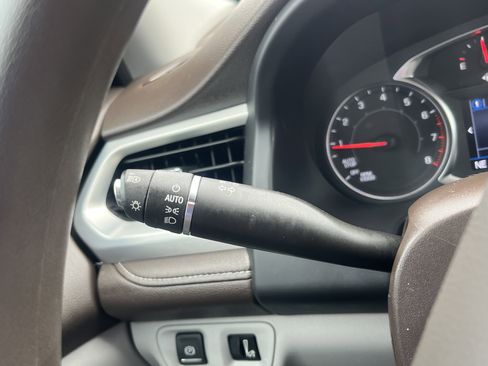 Used 2023 GMC Acadia SLE w/ Driver Convenience Package image 21