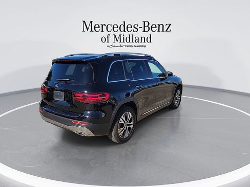 New 2025 Mercedes-Benz GLB 250 image 8