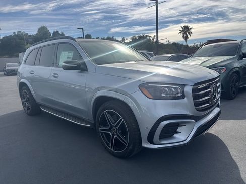 Used 2026 Mercedes-Benz GLS 450 4MATIC image 3