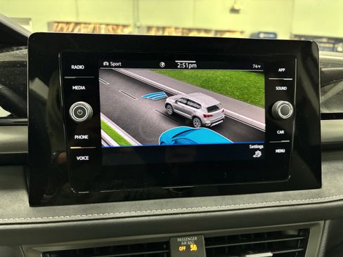 New 2025 Volkswagen Taos SE image 21