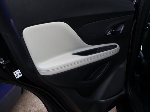 Used 2020 Buick Encore Preferred image 8